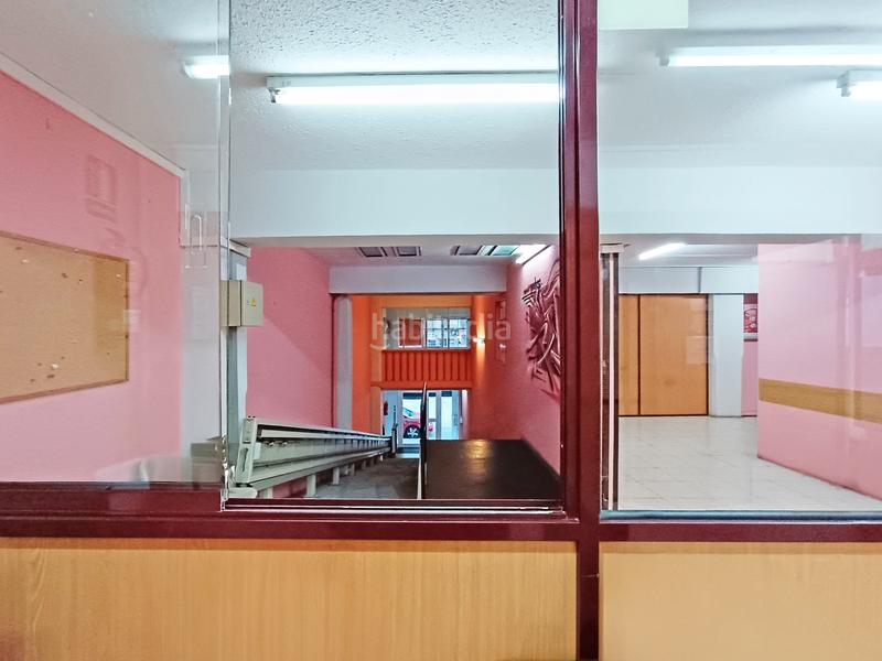 Foto e8b62af4-09b6-4855-9857-d89a52a68713. Location local commercial dans rua ramon maría aller 2 dans Coruña (A)