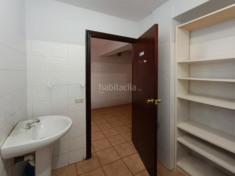 Foto 5bea835d-65bc-4712-9c5d-a1d1de3761b7. Rent business premise in rua ramon maría aller 2 in Coruña (A)