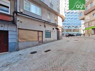 Local commercial en Ronda de outeiro 26. *** un bajo con doble entrada y muchas posibilidades en ronda de