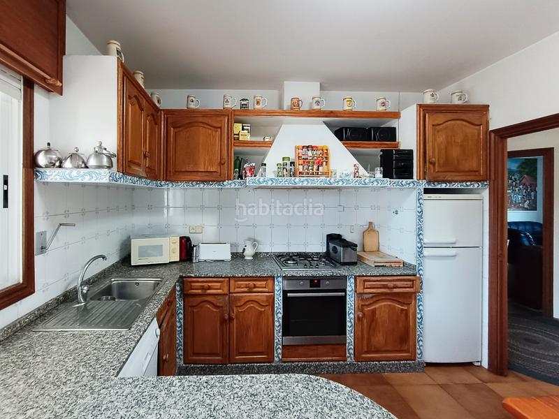 Foto 4b89ad1c-0afe-4f2c-bf2d-9366c70d34ca. Chalet *** una casa con personalidad en el centro *** en Oleiros