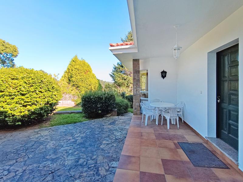 Foto eac14618-ca7c-4c62-a0ce-de83d953e3d4. Chalet *** una casa con personalidad en el centro *** en Oleiros