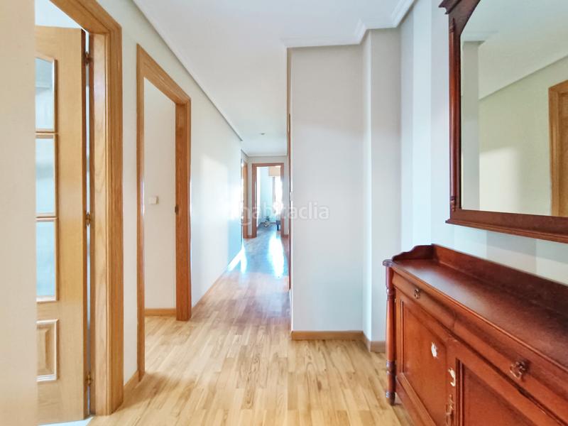 Foto 1c8a9a11-c3db-44f2-8ce2-86c1263da1a7. Piso *** luz, espacio y comodidad para tu familia en Perillo *** en Oleiros