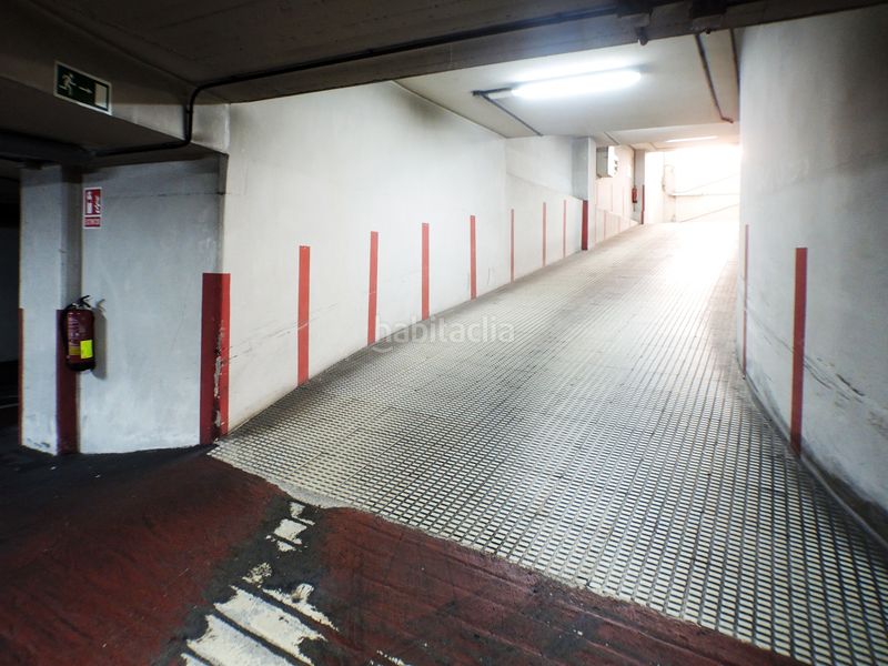 Foto 5fec9a5e-dc79-4cb4-8c59-bf0635dd9fa1. Aparcament cotxe a rúa rianxo 6 a Cuatro Caminos - Plaza de la Cubela Coruña (A)