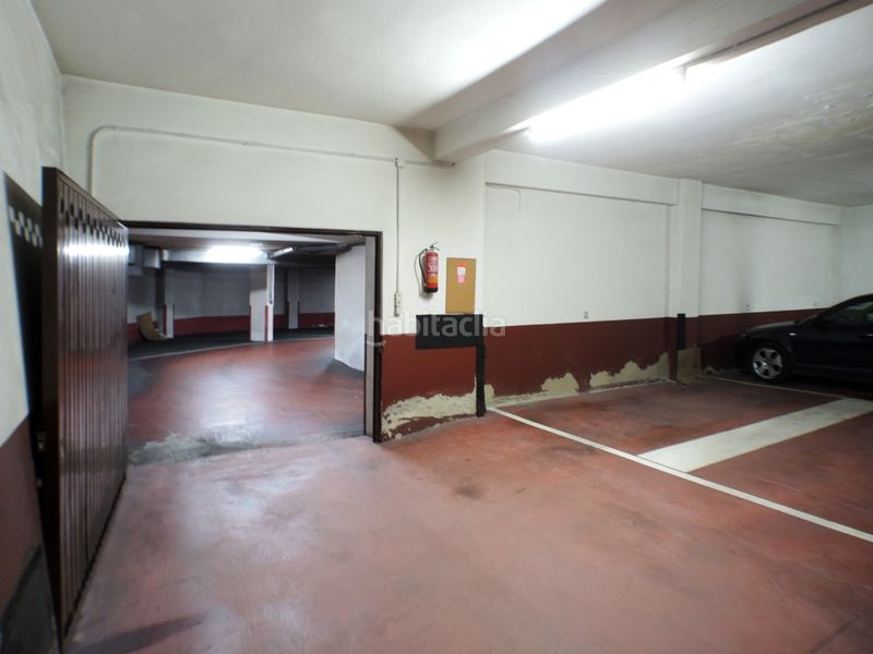 Foto 9073c88e-8543-4e27-b3af-fc325cf658bf. Aparcament cotxe a rúa rianxo 6 a Cuatro Caminos - Plaza de la Cubela Coruña (A)