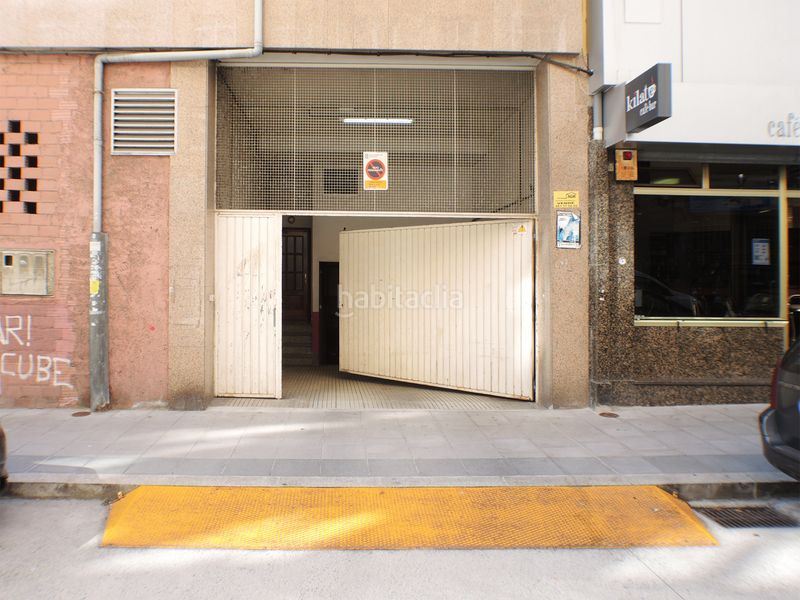 Foto aeee1c9b-7437-4212-9f46-c23ee79bd0a4. Aparcament cotxe a rúa rianxo 6 a Cuatro Caminos - Plaza de la Cubela Coruña (A)