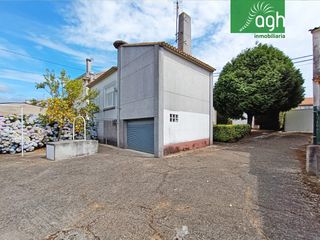 House  Mandín. *** una casa cómoda y luminosa con jardín en soñeiro, sada ***