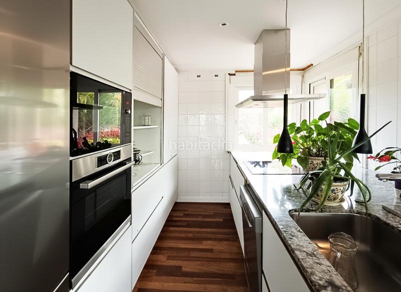 Foto 1a8e62bb-d794-4a49-a577-ec39082e7a0a. Alquiler chalet en lugar penedo 39a *** dúplex con jacuzzi y jardín privado en m *** en Abegondo