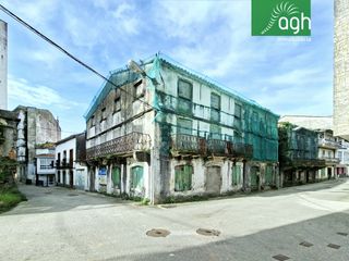Edifici a Rúa cano da rúa 35. *** edificio en esquina para rehabilitación a 120 m del puerto d