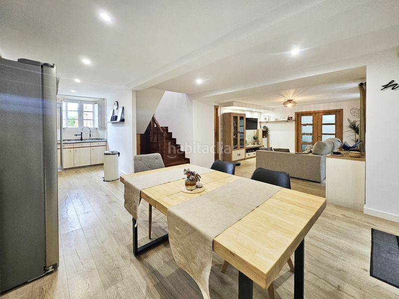 Foto a720d099-9bd0-49f1-95d3-fda770e02fc4. Casa adossada amb aparcament a Cariño
