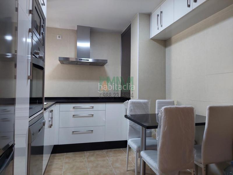 Foto 8b28f438-4b12-453b-a788-e12e73179ca2. Location duplex avec chauffage parking dans Couto Ourense
