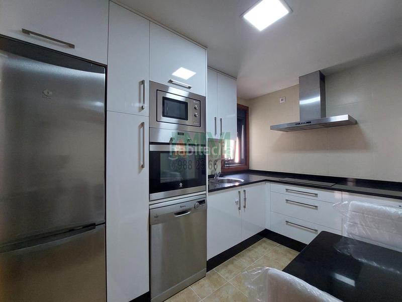 Foto 3e0241e2-8e4d-4cbb-9e31-a01362df9a76. Rent duplex with heating parking in Couto Ourense