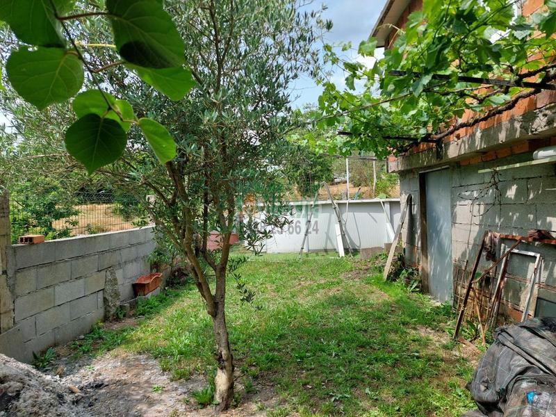 Foto b0b51a27-7b05-4b35-a0b2-aac7a91f159b. Casa en Vistahermosa Ourense