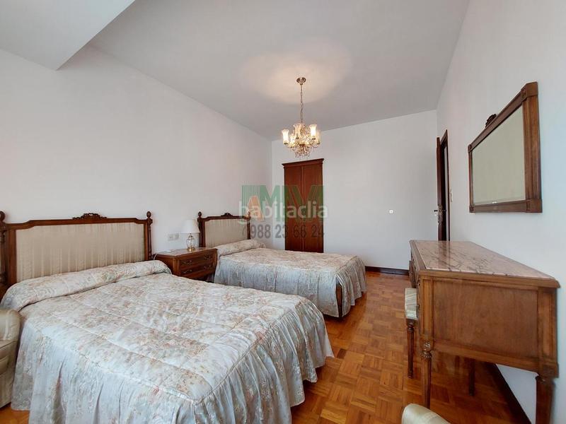 Foto f23abbe7-eaeb-4de2-987b-f6d2c69e45e9. Location appartement avec chauffage parking dans Centro Ourense