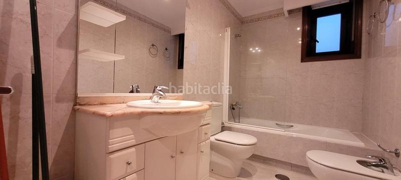 Foto f4d0d6c9-e3d2-4bb8-ae62-3a6bbc9c037b. Location appartement avec chauffage parking dans Centro Ourense