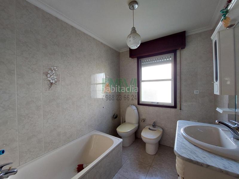 Foto 2d74f877-8b7a-44dc-b7a6-8c2cd3778e05. Maison avec chauffage parking dans Universidad Ourense