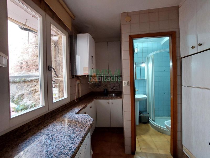 Foto b7b2d6db-2556-4ff6-8f1d-d8ab9fadc761. Edificio en Casco Viejo Ourense