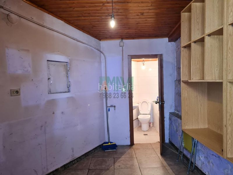 Foto ebdaec14-0aef-493f-a180-18dce530d2ec. Local comercial amb calefacció a Centro Ourense