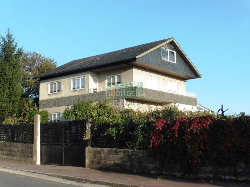 Foto 2b0bbb9d-fd10-452f-8f1e-a1ce0d7710e3. Casa con riscaldamento parcheggio piscina in Coles