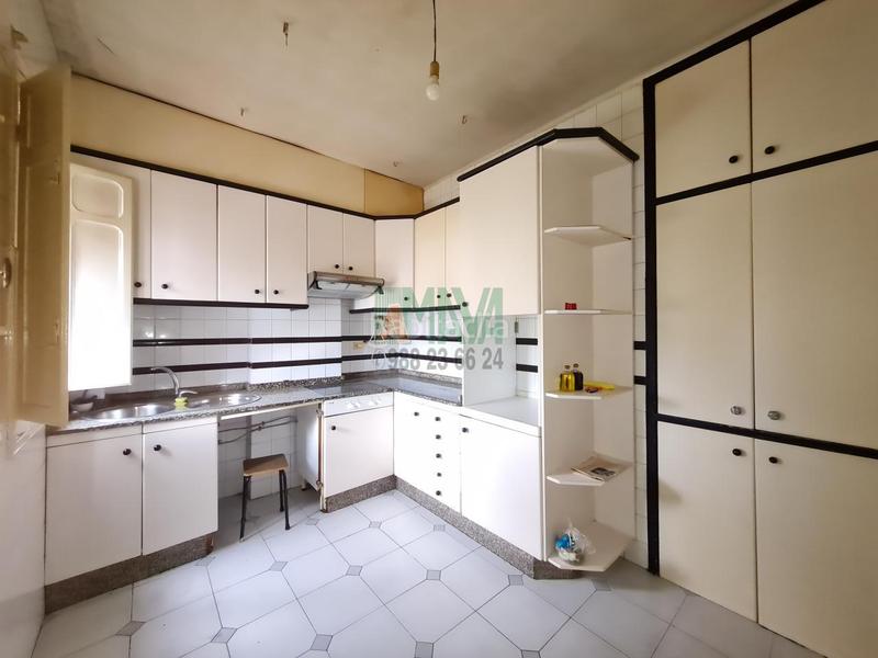 Foto ea5f03eb-cb0f-436a-9ab1-5ce00f8ace8b. Édifice dans Posío Ourense