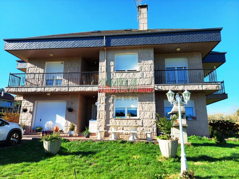 Foto 2f9a9e71-6cb4-4589-8eb3-11d316ccb3ac. Chalet con riscaldamento parcheggio piscina in San Cibrao das Viñas