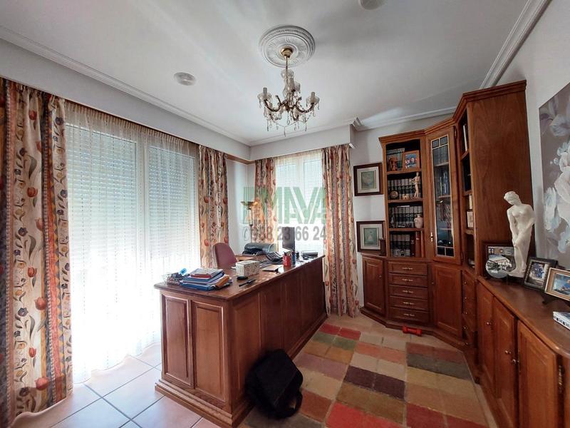 Foto dc7ca1c4-947c-4cf5-951a-c5bd978231e4. Chalet con riscaldamento parcheggio piscina in San Cibrao das Viñas