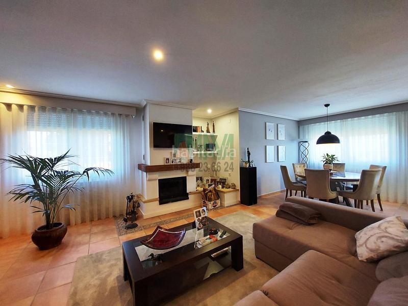 Foto e7016af9-78bd-44f0-b496-3de64c43c968. Chalet con riscaldamento parcheggio piscina in San Cibrao das Viñas