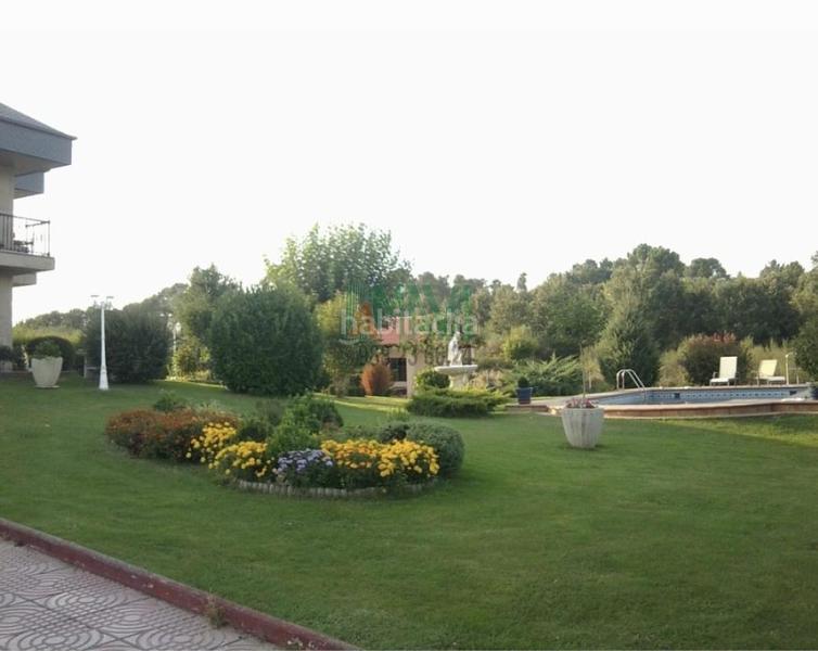 Foto ee89f2c2-be70-41e8-8582-1bda91526f47. Chalet con riscaldamento parcheggio piscina in San Cibrao das Viñas