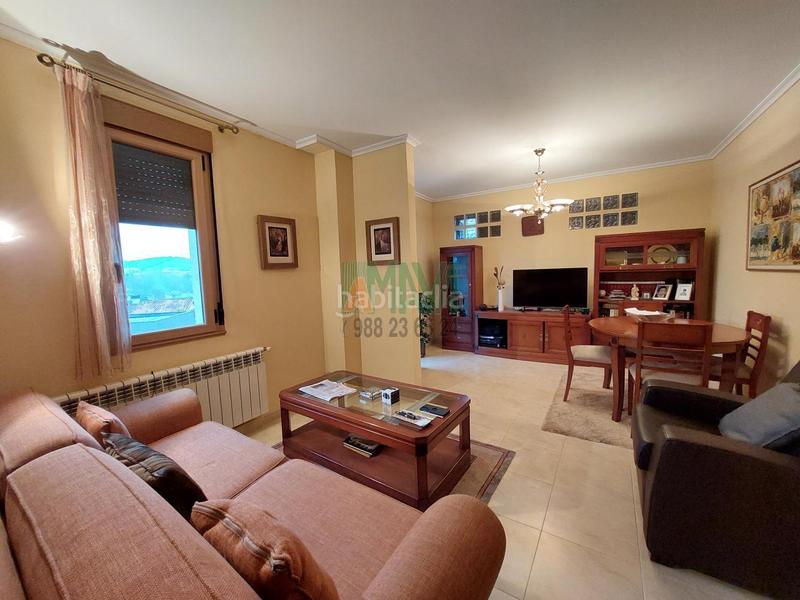 Foto 15463b18-0d60-4bd2-953c-ccca22e376a8. Chalet con riscaldamento parcheggio in As Lagoas Ourense