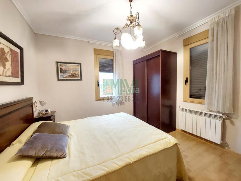 Foto 331f1aad-486a-4118-af66-513436e7432d. Chalet con riscaldamento parcheggio in As Lagoas Ourense
