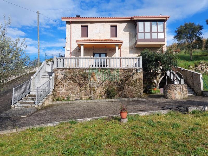 Foto 8f8e8ba7-33fd-4e52-9a01-ffdb1fb9f0f0. Chalet con riscaldamento parcheggio in As Lagoas Ourense