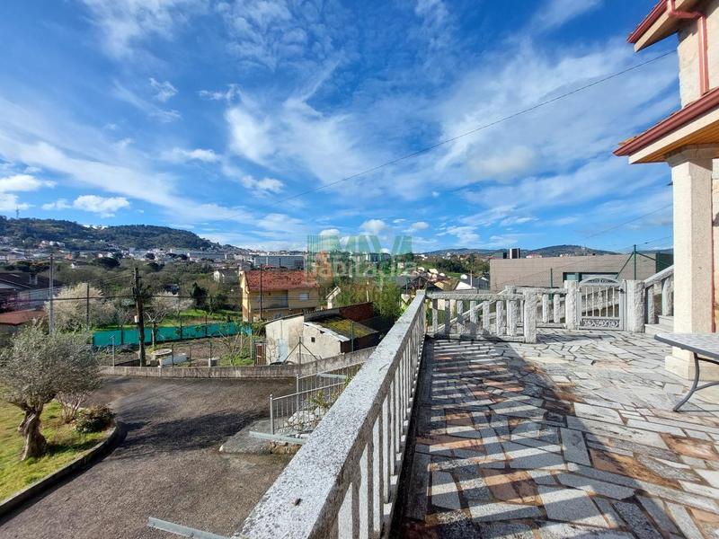Foto 9f978c60-72d0-46f9-bb0a-3e5b5ed2f258. Chalet con riscaldamento parcheggio in As Lagoas Ourense