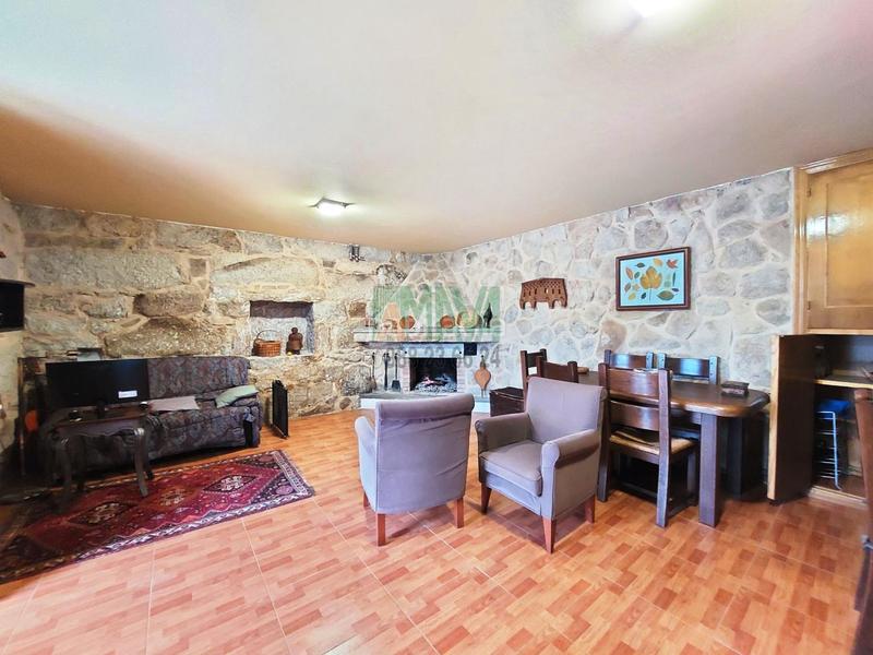 Foto f1f2df3f-52fe-40d4-90b9-db78ed05ccc7. Chalet con riscaldamento parcheggio in As Lagoas Ourense