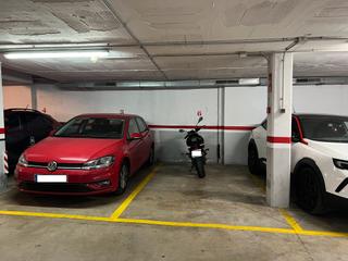 Lloguer Aparcament cotxe a Carrer de viladecans 12. Buen acceso y buena maniobra