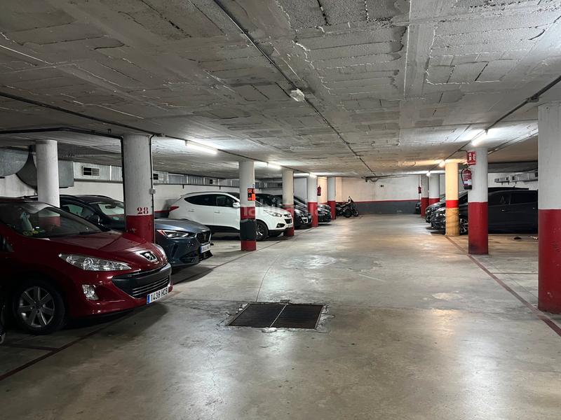 Foto 7b88c67b-c0ca-44b4-b7f2-a07fb0c5a55b. Aparcament cotxe a Centre Viladecans