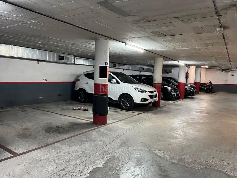 Foto e45f1efa-a2f6-4b44-adbe-05c19d60fdc3. Aparcament cotxe a Centre Viladecans