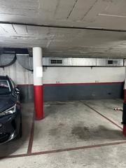 Parking voiture  Carrer del doctor creixell. Buen acceso y maniobra