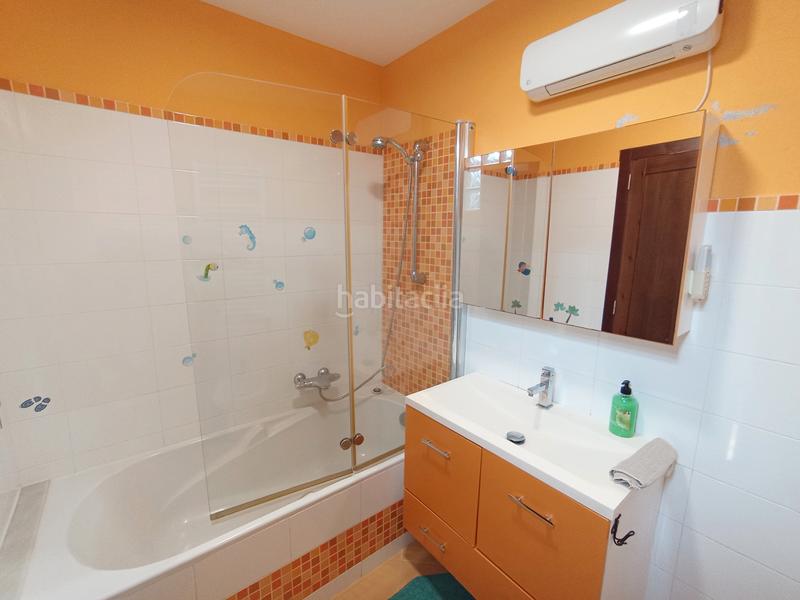 Foto f8363898-9da0-445b-b71a-8afa89b023d6. Bauernhof mit heizung parking in Vimianzo