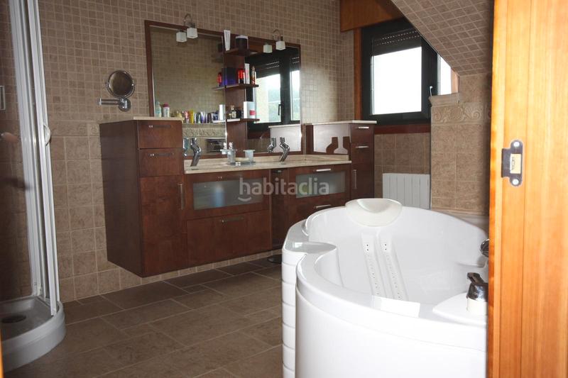 Foto 1ccdb0b7-9bc5-4f4f-bed4-7bff3b4e3767. Chalet en Oseiro Arteixo