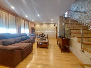 Casa en Baeza. Casa en venta en colegio antonio machado, 3 dormitorios.