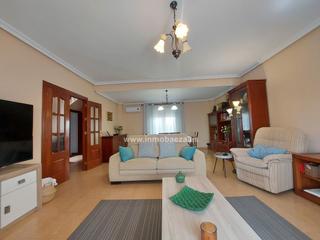 Casa en Baeza. Casa en venta en academia g.c., 3 dormitorios.