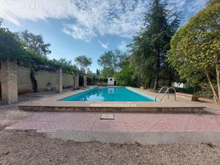 Xalet en Baeza. Chalet en venta en la yedra, 12 dormitorios.