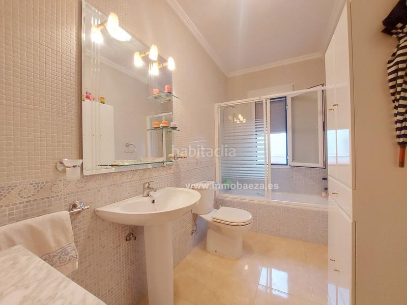 Foto facccdcc-a8d5-4fcd-b3f9-4ae1019a9995. Piso  en venta en fuente de los leones, 3 dormitorios. en Baeza