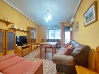Rent Flat in Baeza. Piso en alquiler en plaza toros, 3 dormitorios.