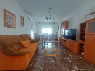Lloguer Pis a Baeza. Piso en alquiler en barrio andalucía, 4 dormitorios.