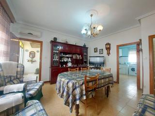 Casa a Baeza. Casa en venta en fuente de los leones, 3 dormitorios.