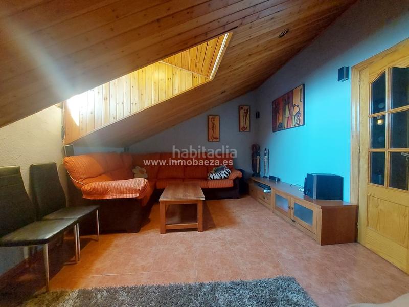 Foto 8dd6cf3e-8194-4530-a872-e5afd1d5285e. Dúplex amb calefacció a Baeza