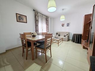 Miete Etagenwohnung in Baeza. Piso en alquiler en c rojo, 2 dormitorios.