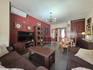 Pis a Baeza. Piso en venta en tres fuentes, 4 dormitorios.
