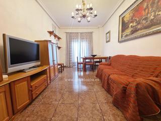 Rent Flat in Baeza. Piso en alquiler en c rojo, 3 dormitorios.