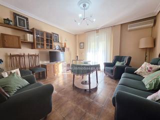Miete Etagenwohnung in Baeza. Piso en alquiler en centro  san francisco, 3 dormitorios.